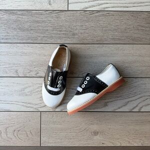 Vintage 60’s Kids Willits Leather Saddle Shoes Black and White Size 9 NWT